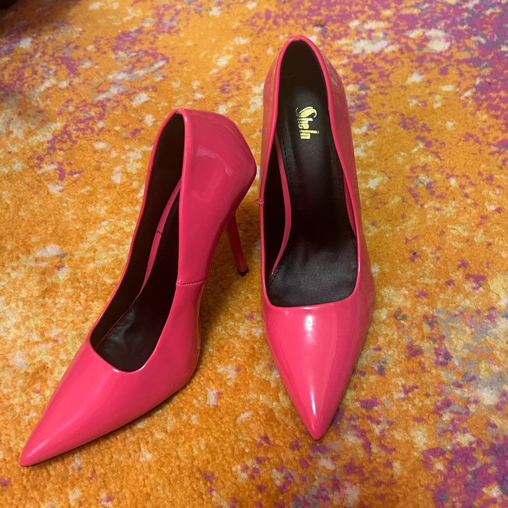 Thin Heel Pointy Toe Slip On Pumps